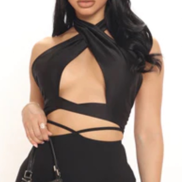 Fashion nova halter top - Picture 1 of 3